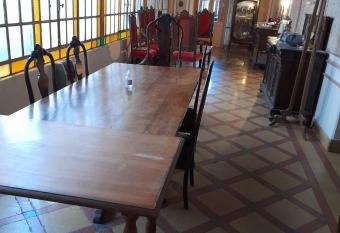 La Casona allows 18 year olds to book a room