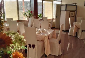 Hotel Alexander allows 18 year olds to book a room