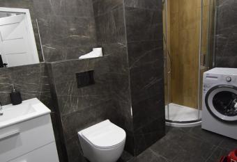 Londy  ska 9 has Balcony rooms