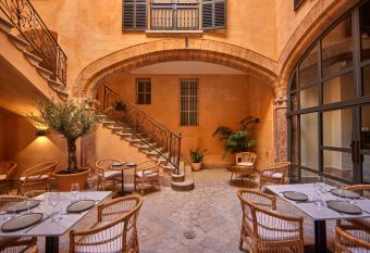 Puro Grand Hotel allows 18 year olds to book a room