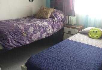 Habitaci  n en casa has Balcony rooms