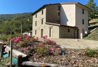 La Sosta del Vento allows 18 year olds to book a room