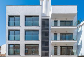 Do  a Elvira Malasa  a has Balcony rooms