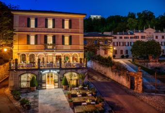 Albergo Al Sole has Balcony rooms