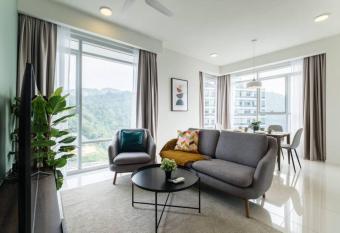Mountain View 2 room KL East Mall 4pax NEW allows 18 year olds to book a room