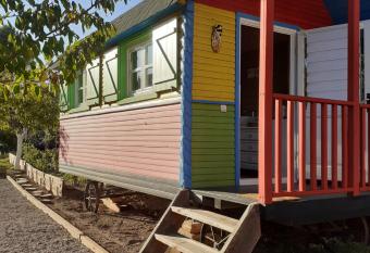 Roulotte allows 18 year olds to book a room