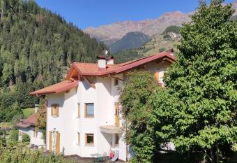 Appartamento Mary - Casa Green - Dog friendly, box auto has Balcony rooms