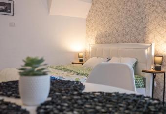 Melion Historical Center Apartment has Balcony rooms