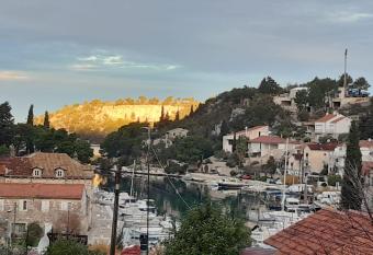 Apartman Silna your new home with terrace and garden has Balcony rooms