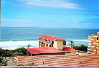 Victorian Beach Cottages has Balcony rooms