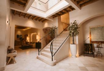 Casa Aura Hotel allows 18 year olds to book a room