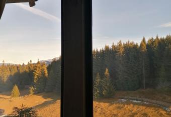 C  su  a Con has rooms with a private hot tub