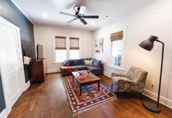 WEST 209 8th street 209 West UPTOWN COLUMBUS 10 MIN to Ft Benning has Balcony rooms