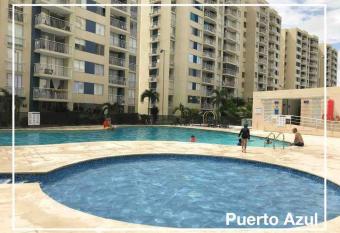 Hermoso apartamento en club house has Balcony rooms