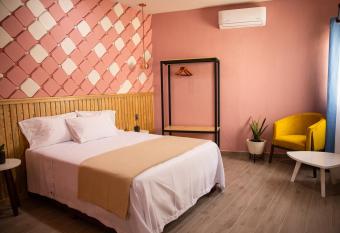 Hotel Casa Jima Agave has rooms with a private hot tub