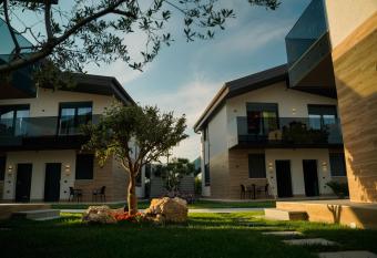 Lej & Laj Residence has Balcony rooms