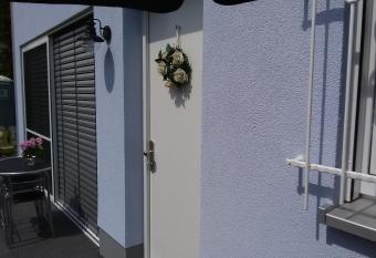 Das kleine Lavendelhaus allows 18 year olds to book a room