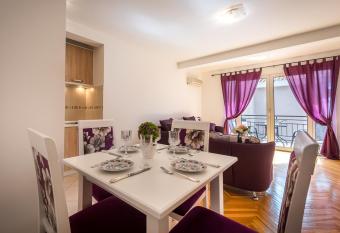 Summer apartments in Petrovac has Balcony rooms