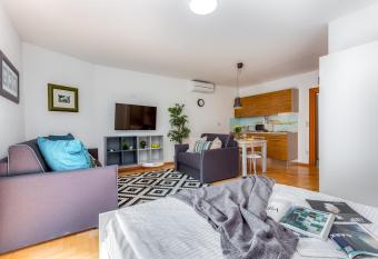 Main Street Apartments 2 has Balcony rooms