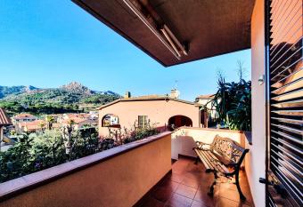 Appartamento Il Porto has Balcony rooms