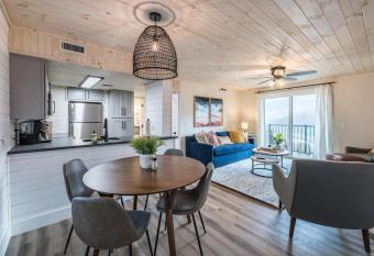 Mountain Twilight allows 18 year olds to book a room