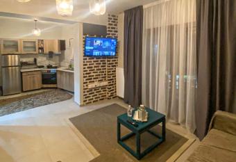 TM Apartment No 2 - Scandinavian Style has rooms with a private hot tub