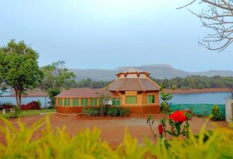 Leisurely Ripple lake touch cabin, Pawna Lake has Balcony rooms