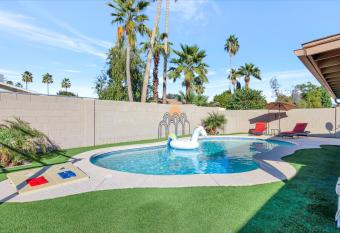 Entertainment Oasis l Pool l Putting Green l Hot Tub has Balcony rooms