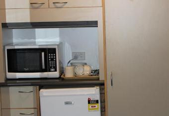 Colac Mid City Motor Inn has Balcony rooms