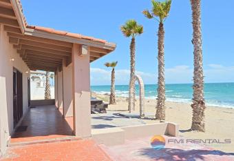 Casa Chapman by FMI Rentals has Balcony rooms