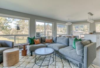 Golfer's Daydream has Balcony rooms