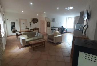 Appartemment situ   a lacaune les bains has Balcony rooms