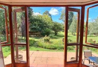 DullVino Cottage @ Critchley has Balcony rooms