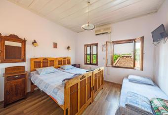 Hostel Pashov has Balcony rooms