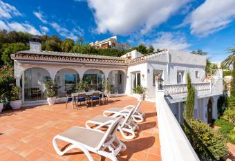 Enchanting villa heated pool has Balcony rooms