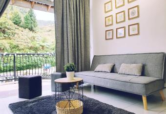 4 Bedroom Penthouse Duplex Rose Apartment has Balcony rooms