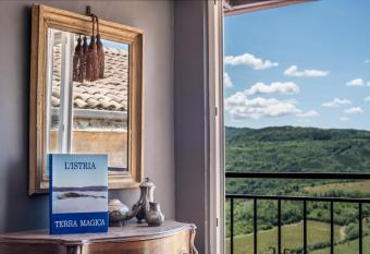 Birdhouse allows 18 year olds to book a room