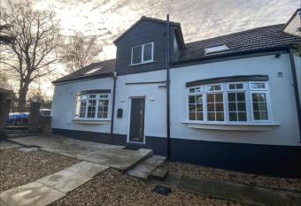 River View Cottage by Bella Homes has Balcony rooms