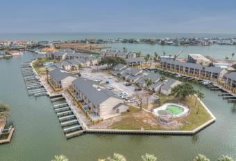 Fisherman's Friend - Coastal Condo - Views Await has Balcony rooms