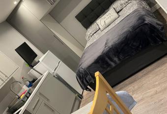 Bracknell Small Studio allows 18 year olds to book a room