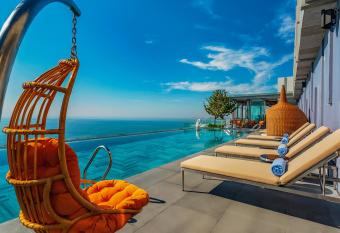 Le Sands Oceanfront Danang Hotel allows 18 year olds to book a room