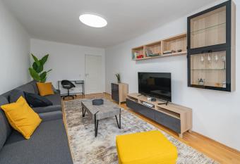 Family 1 BD Old Town Apartment by Hostlovers allows 18 year olds to book a room