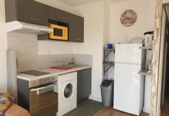 entre Narbonne plage et St Pierre has Balcony rooms