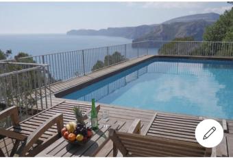 Terraza al Mar has Balcony rooms
