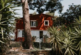 Le Cigalon has Balcony rooms