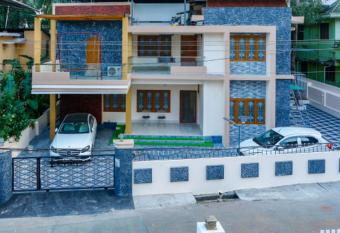 BELLJEM Homes Posh 5 BHK in housing colony inside city has Balcony rooms