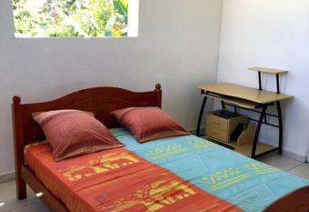 Bel appartement    Damencourt allows 18 year olds to book a room