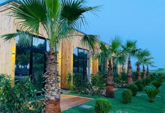 HAVANA HOUSE has Balcony rooms