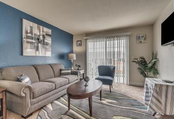 BLU Nostalgia has Balcony rooms