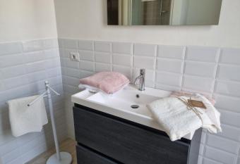 PalazzoRegina allows 18 year olds to book a room